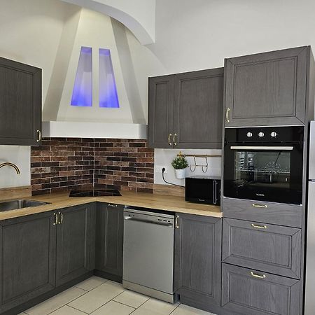 Agreable Logement Avec Terrasse Saint-Victoret Exteriér fotografie